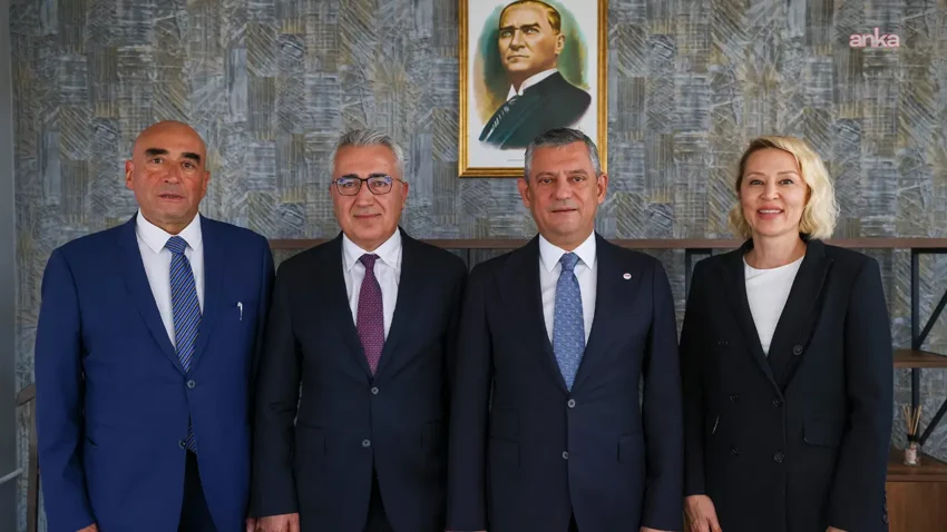 Yeni parti ilk ydk toplantisini yapti HCC9hgEq
